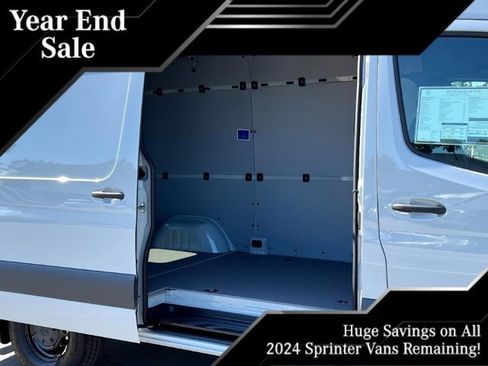 New 2024 Mercedes-Benz Sprinter 144 Cargo image 23
