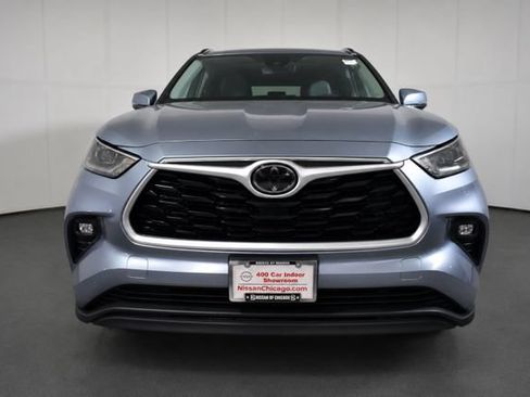 Used 2020 Toyota Highlander XLE AWD/4WD image 2