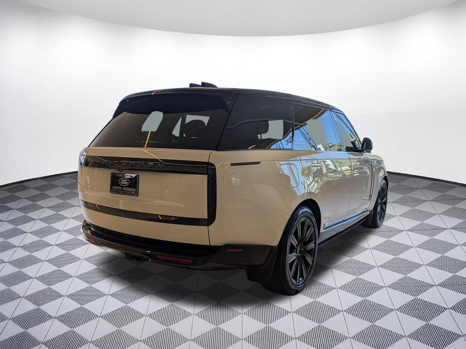 New 2026 Land Rover Range Rover Long Wheelbase SE AWD/4WD image 5