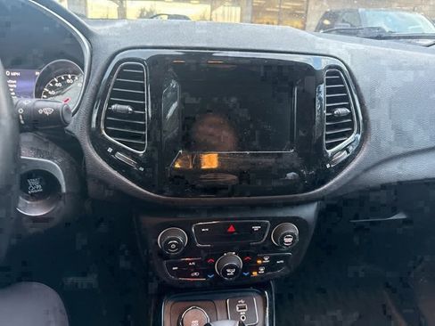 Certified 2018 Jeep Compass Latitude w/ Popular Equipment Group image 11