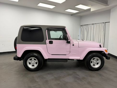 Used 2004 Jeep Wrangler Sahara w/ Dual Top Group AWD/4WD image 16