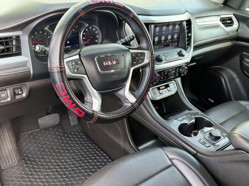 Used 2023 GMC Acadia SLT FWD image 4