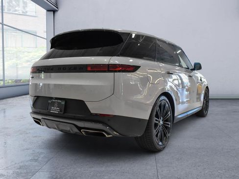 Used 2024 Land Rover Range Rover Sport SE AWD/4WD image 5