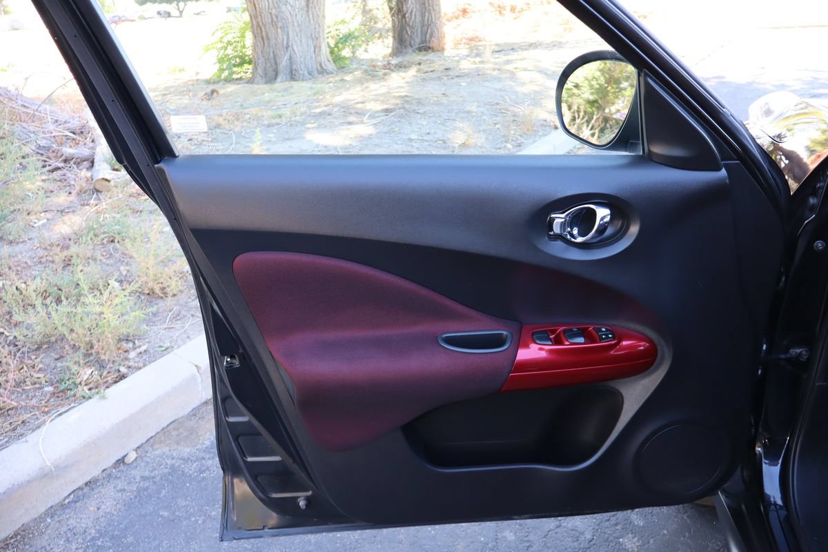 Used 2012 Nissan Juke SV AWD/4WD image 23
