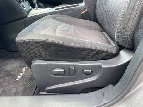 Used 2011 Nissan Rogue SV FWD image 16