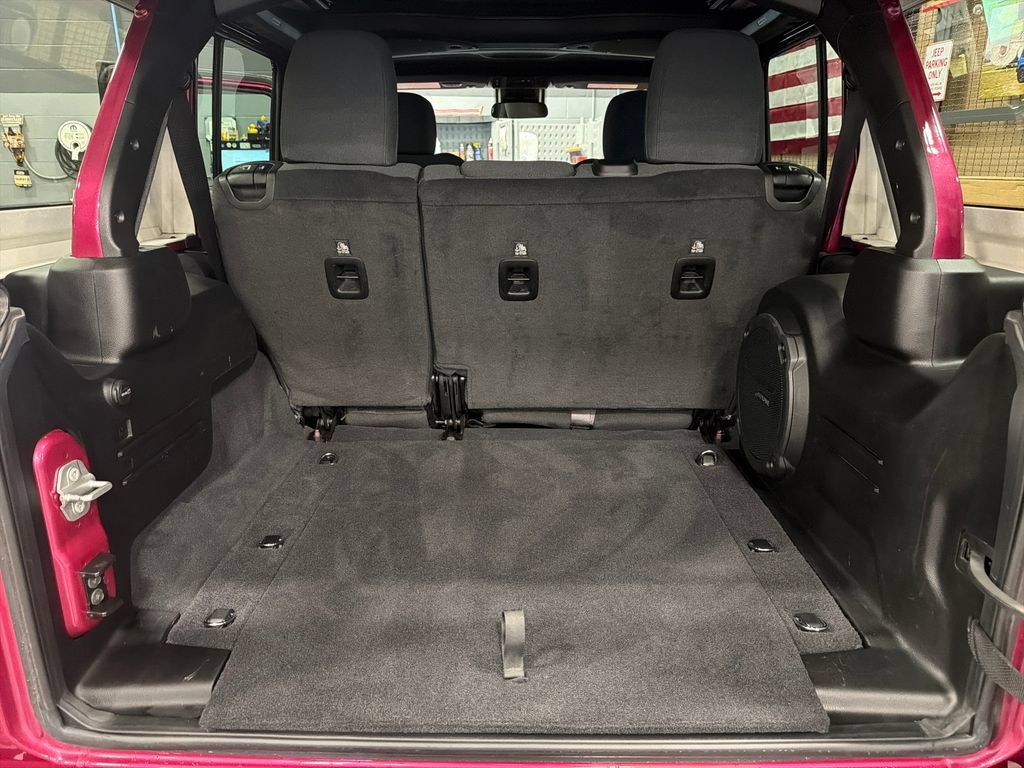 Used 2024 Jeep Wrangler Unlimited Sport AWD/4WD image 16