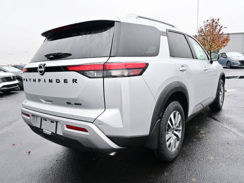 New 2025 Nissan Pathfinder SL image 8
