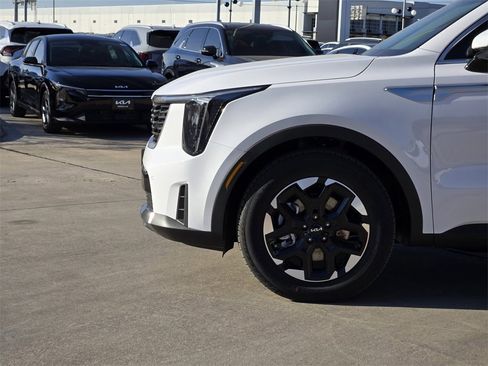 New 2026 Kia Sorento S w/ S Panoramic Sunroof Package image 10