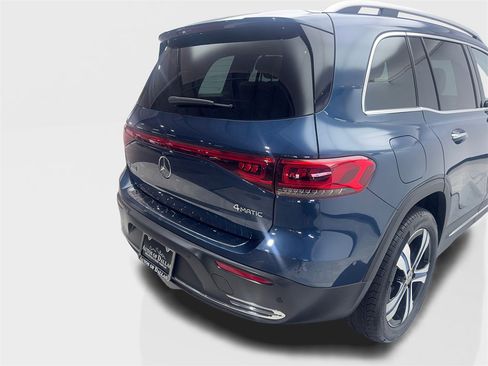Used 2023 Mercedes-Benz EQB 300 300 w/ Exclusive Package image 18