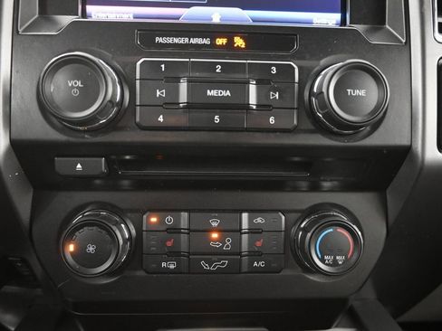 Used 2015 Ford F150 XLT w/ Equipment Group 302A Luxury image 28