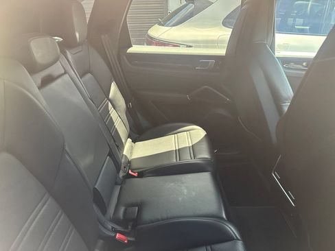 Certified 2023 Porsche Cayenne AWD/4WD image 11