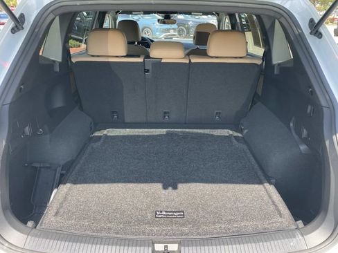 Used 2023 Volkswagen Tiguan SE AWD/4WD image 25