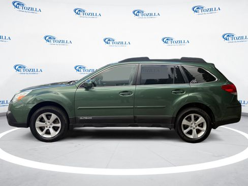 Used 2014 Subaru Outback 3.6R Limited w/ Moonroof Package AWD/4WD image 2