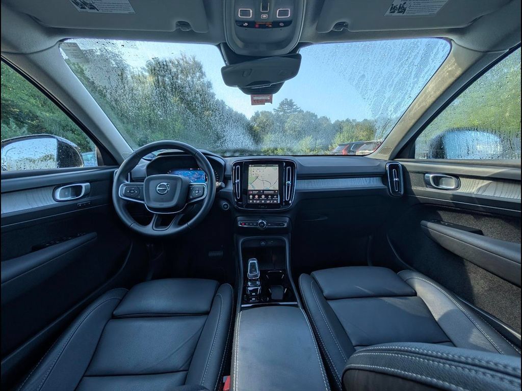 Certified 2026 Volvo XC40 B5 Plus AWD/4WD image 11