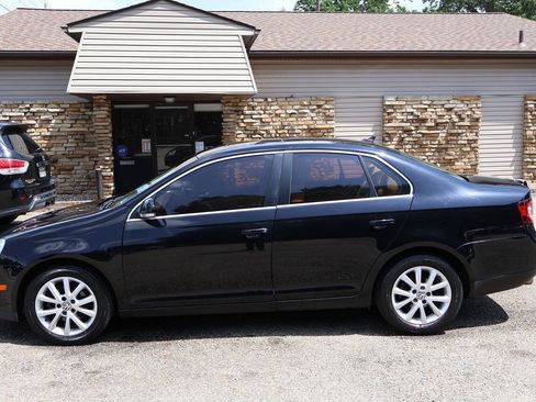 Used 2010 Volkswagen Jetta SE FWD image 5