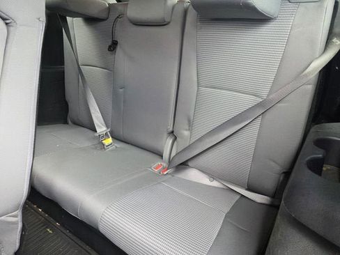Used 2021 Toyota Highlander LE FWD image 14