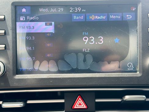 Used 2022 Hyundai Elantra SEL FWD image 27