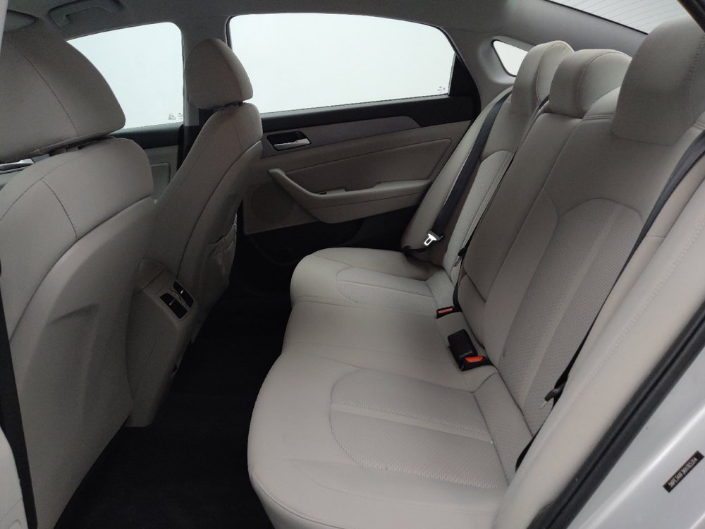 Used 2019 Hyundai Sonata SEL w/ Tech Package 02 FWD image 18