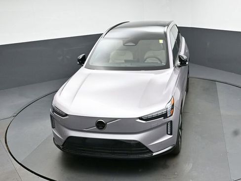 New 2026 Volvo EX90 Plus image 37