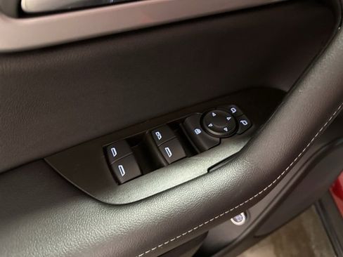 Used 2024 Chevrolet Blazer LT w/ Convenience Package image 11