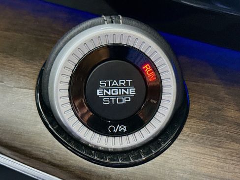 Used 2022 Jeep Grand Wagoneer Series II w/ Premium Group II image 19