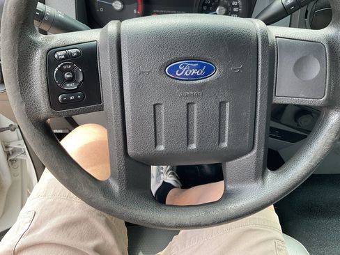 Used 2012 Ford F550 4X2 2dr Regular Cab 140.8 200. w/ Payload Upgrade Pkg image 30