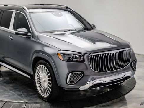 Used 2024 Mercedes-Benz Maybach GLS 600 4MATIC image 33