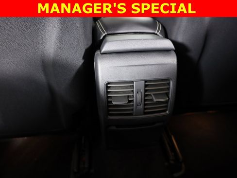 Used 2019 Mercedes-Benz GLA 250 4MATIC image 32