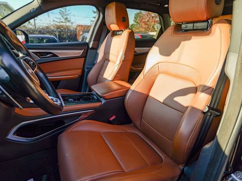 Used 2023 Jaguar F-PACE R-Dynamic S image 21
