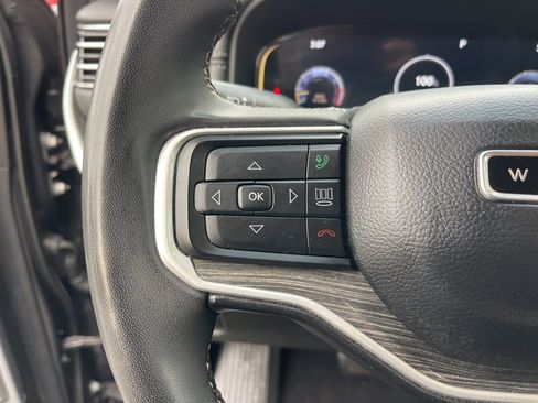 Used 2022 Jeep Wagoneer Series III image 16