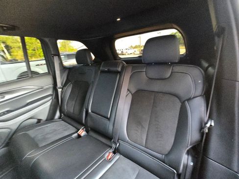 Used 2025 Jeep Grand Cherokee Altitude image 16