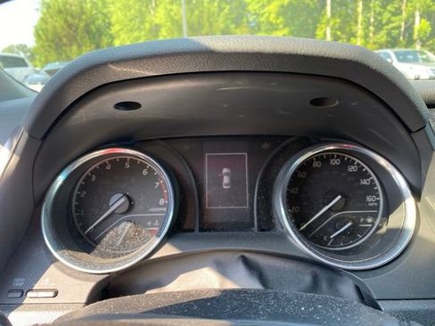 Used 2020 Toyota Camry LE w/ Convenience Package FWD image 18