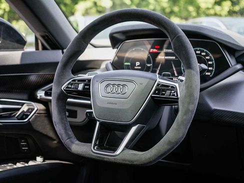 Used 2022 Audi e-tron GT Prestige w/ Prestige Package image 15