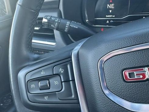 Used 2024 GMC Yukon XL SLT image 47