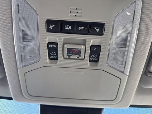 Used 2019 Toyota RAV4 Limited image 9