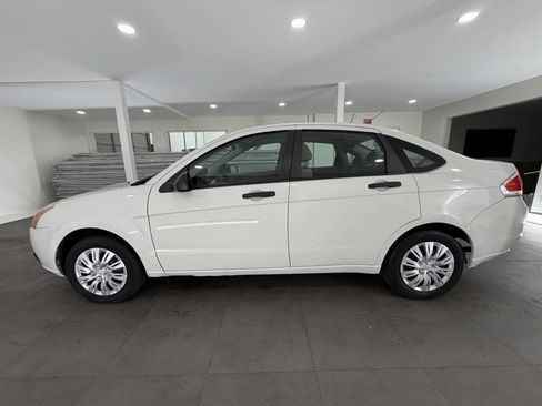 Used 2011 Ford Focus S FWD image 4