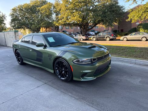 Used 2020 Dodge Charger Scat Pack w/ Navigation & Travel Group image 5