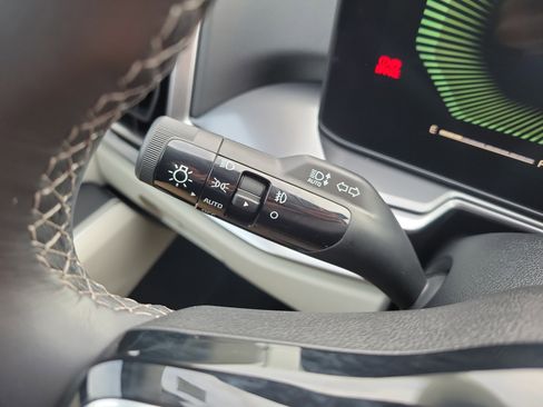 Certified 2025 Kia Sorento EX w/ Panoramic Sunroof Package image 30