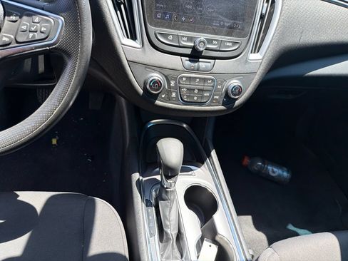 Used 2022 Chevrolet Malibu LT FWD image 15