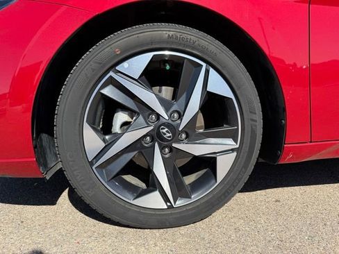 Used 2021 Hyundai Elantra SEL w/ Convenience + Premium Package FWD image 40