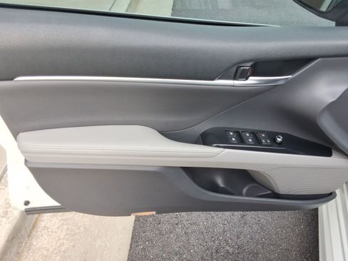 Used 2020 Toyota Camry XSE image 23