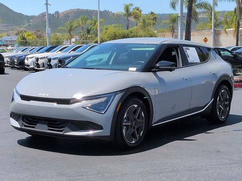Used 2025 Kia EV6 Light w/ Light LR Technology Package RWD image 5