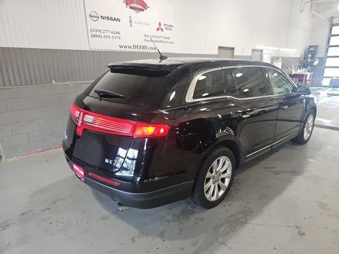 Used 2017 Lincoln MKT AWD w/ Technology Package image 3