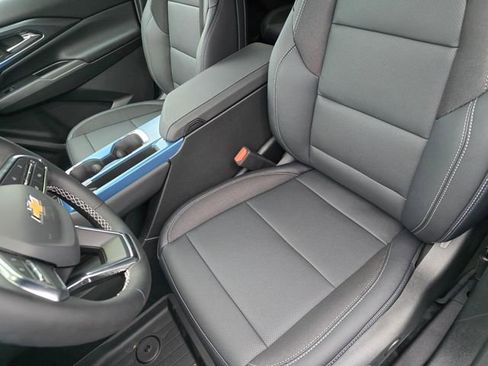 New 2026 Chevrolet Equinox EV LT image 19