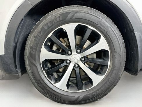 Used 2016 Kia Sorento EX w/ EX Premium Package FWD image 11