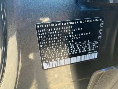 Used 2025 Volkswagen Taos SE image 23