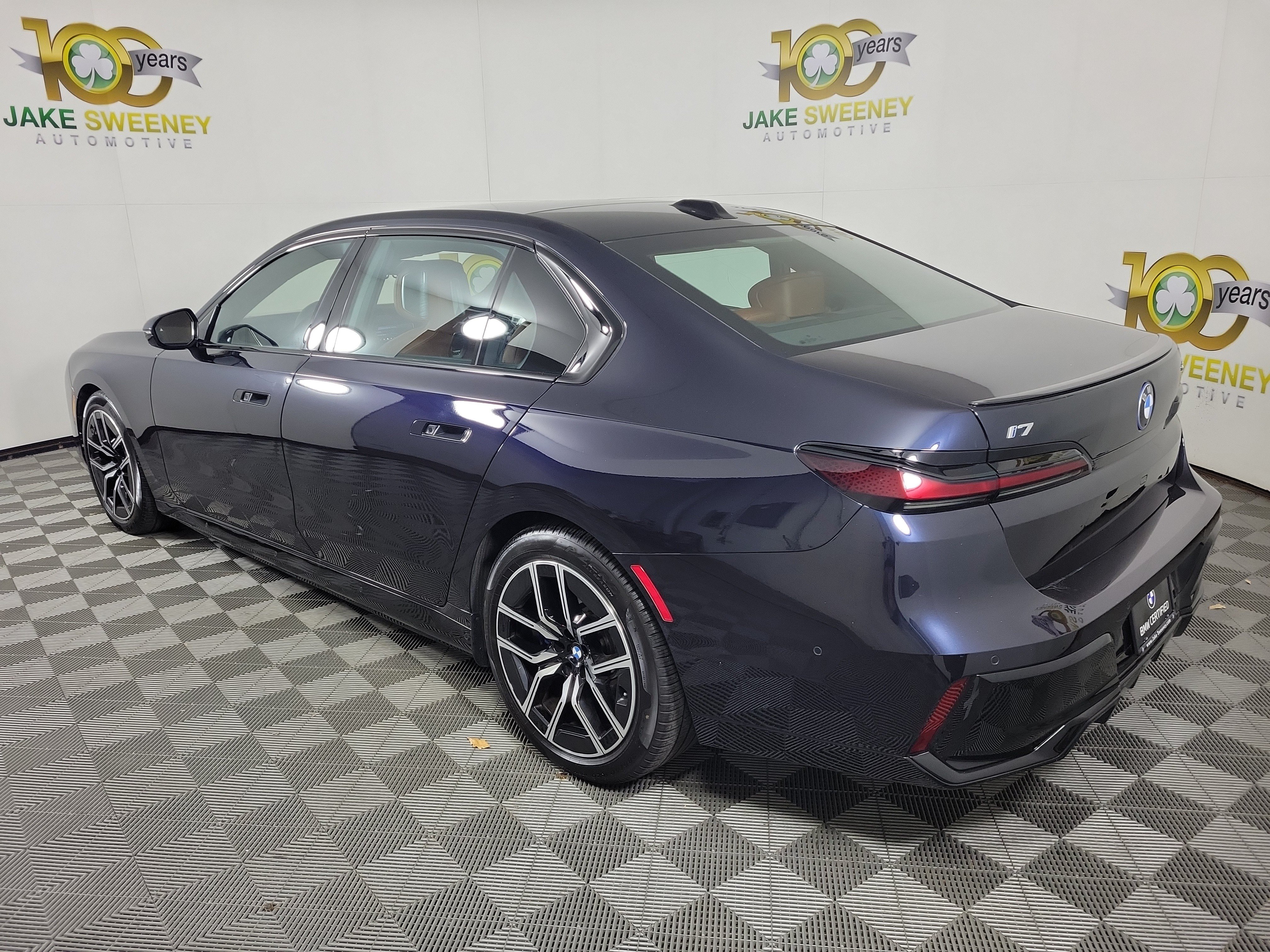 Certified 2024 BMW i7 xDrive60 w/ Executive Package AWD/4WD image 5