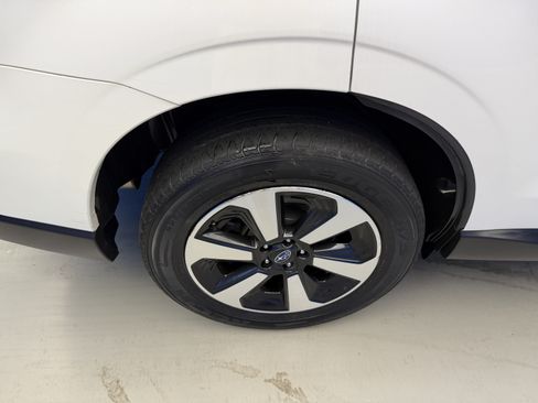 Used 2017 Subaru Forester 2.5i Premium AWD/4WD image 8