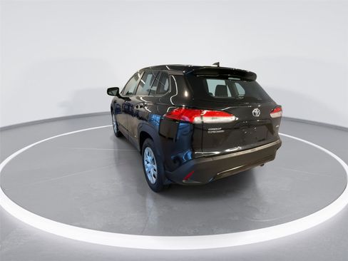 Used 2023 Toyota Corolla Cross L image 6
