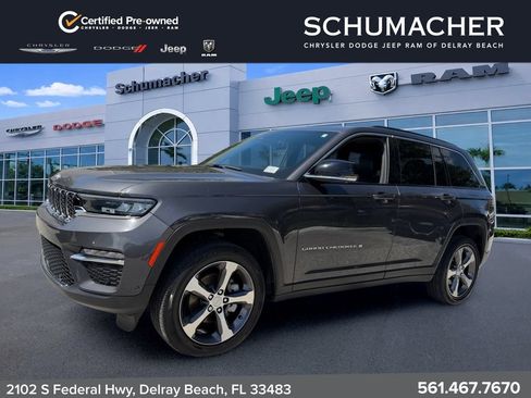 Used 2024 Jeep Grand Cherokee Limited w/ Luxury Tech Group II RWD image 3